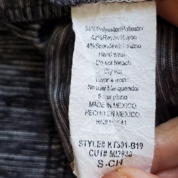 Misia Black White Drop Shoulder Back Button Detail Top Size S - Picture 12 of 12